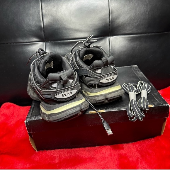 BALENCIAGA TRACK SNEAKERS - Picture 5 of 5
